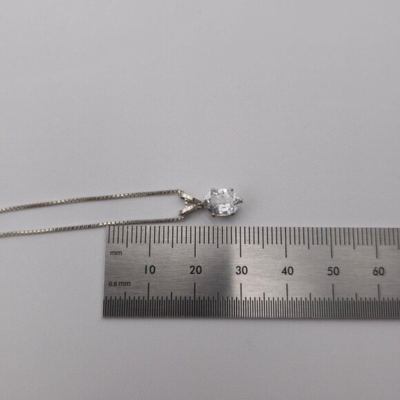 18 Inch Sterling Silver Light Topaz Gem Necklace A1968 - Picture 7 of 8